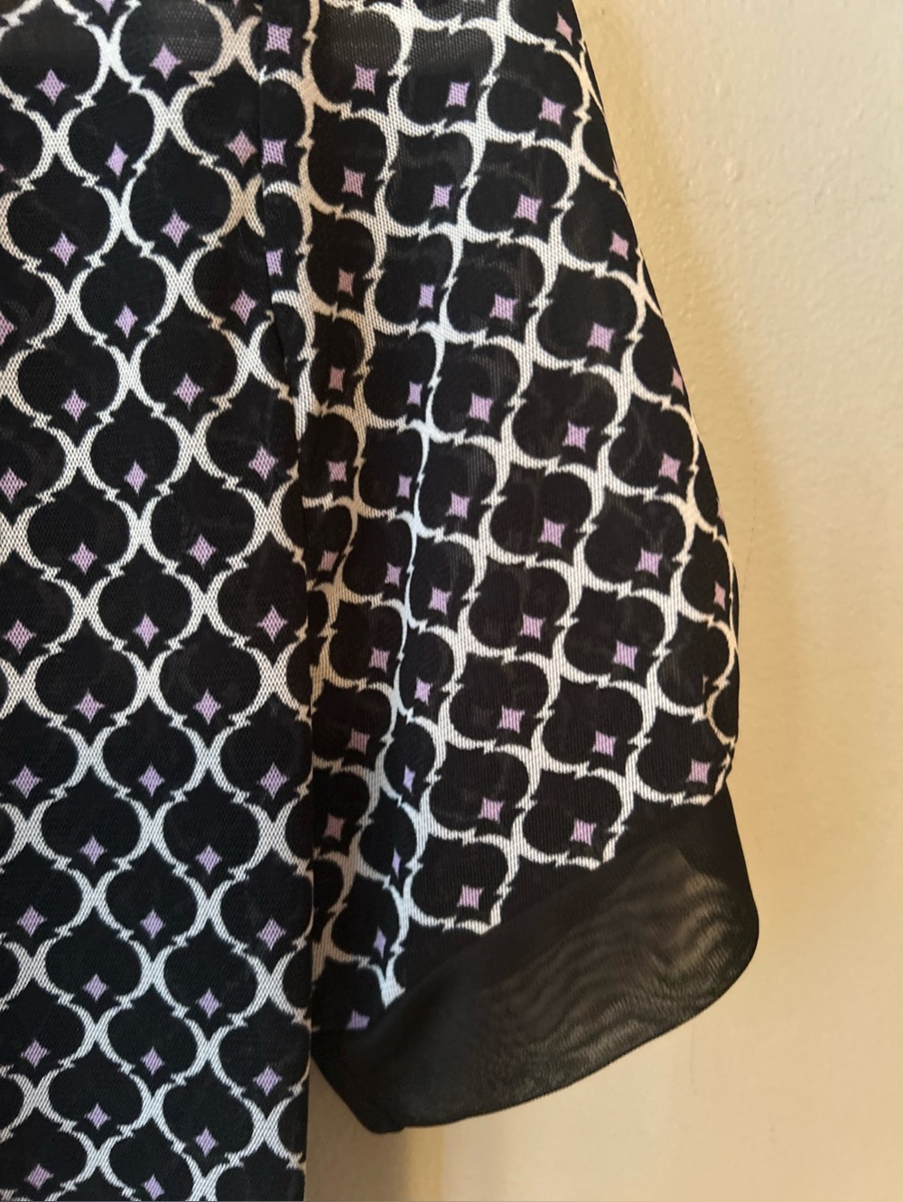 Mesh Tie-Neck Short Sleeve top - Picture 9 of 12